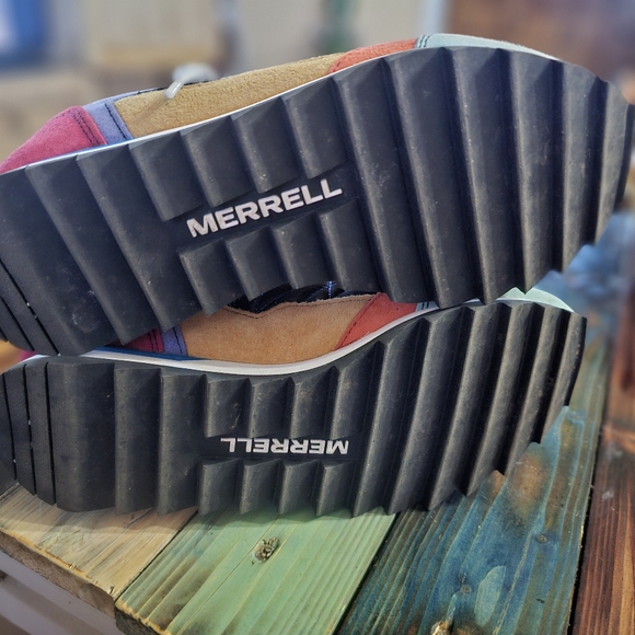 Merrel - Picture 4 of 4